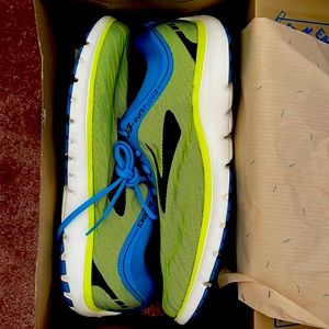 Brooks Pureflow 7 size 14 mens
